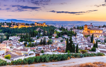 What do you have to take into account when visiting Granada